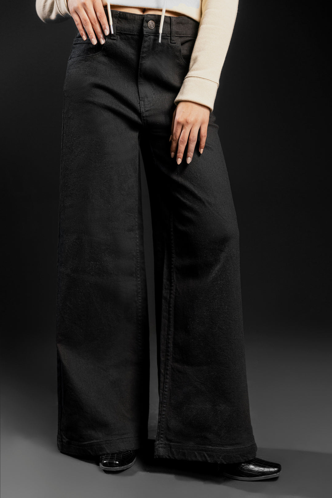 Wide Leg Fit Jeans