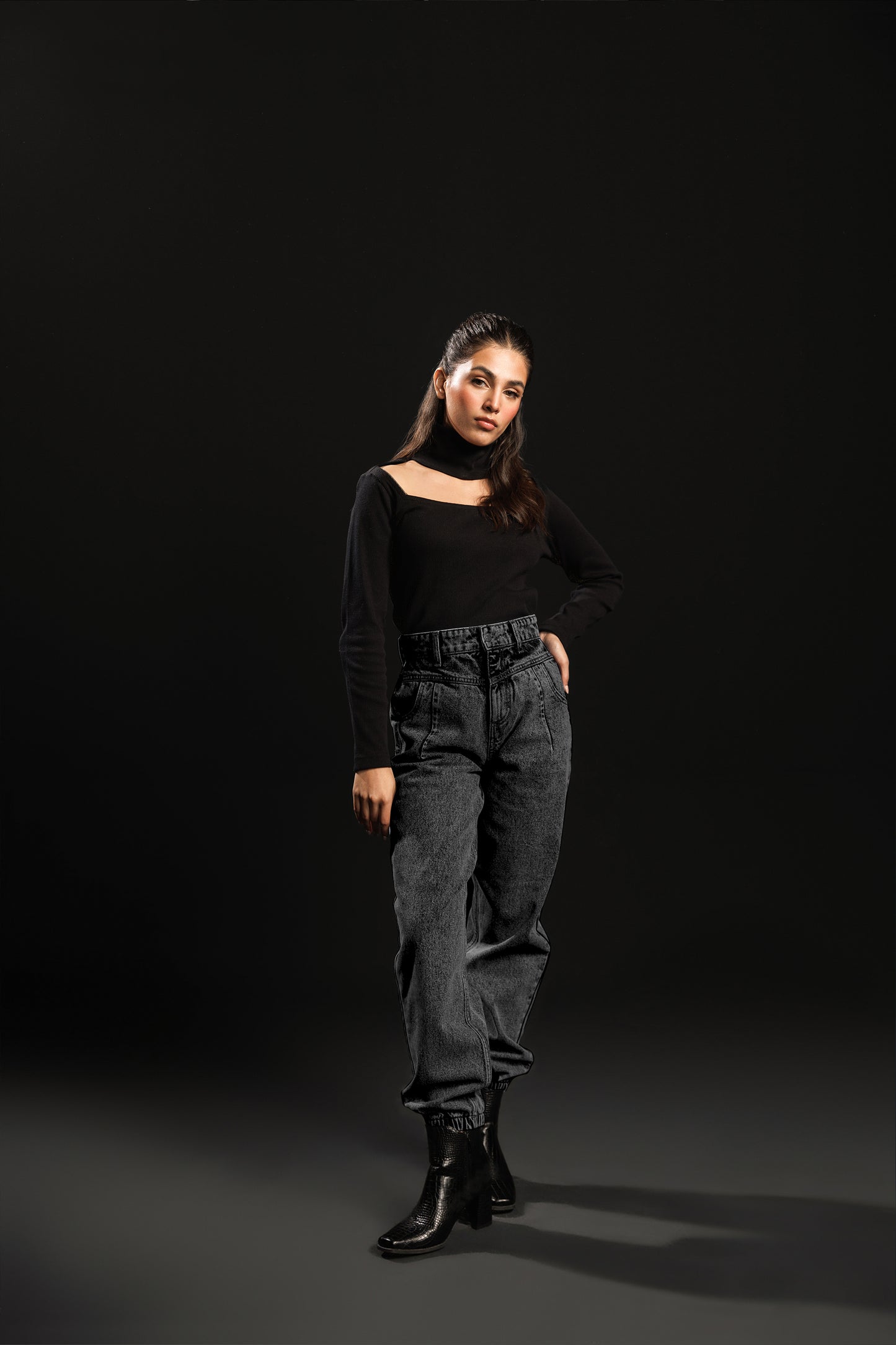 Slouchy Fit Jeans (Black Stone)