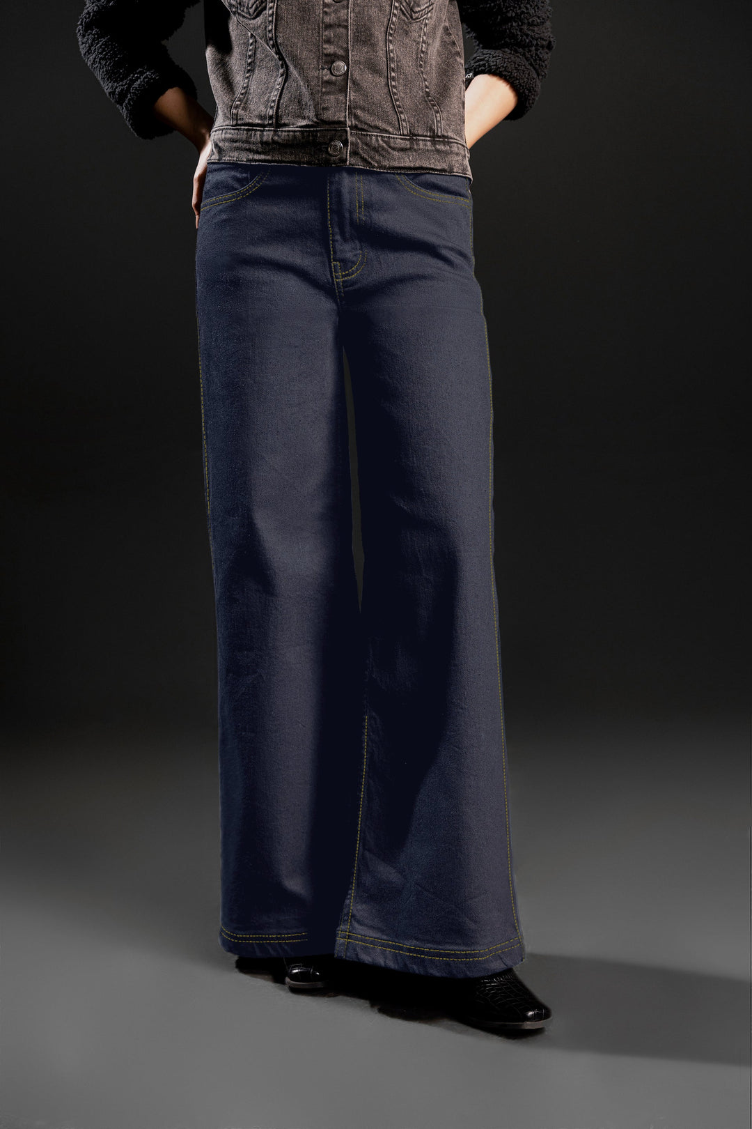 Wide Leg Fit Jeans